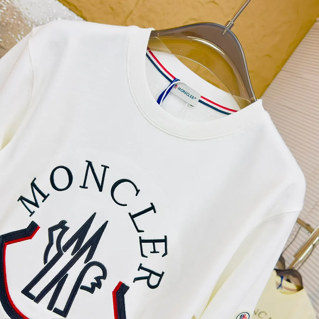 ： 🤳𝐌𝐎𝐍𝐂𝐋𝐄𝐑 ：☑️ 440 👕 ：☑️ 1*1 。🔜 。 ：☑️ 3D ，🇧🇫 1：1 。 ， ， ！🇲🇩 ！ Size：☑️S 〰️M 〰️L 〰️XL 〰️XXL